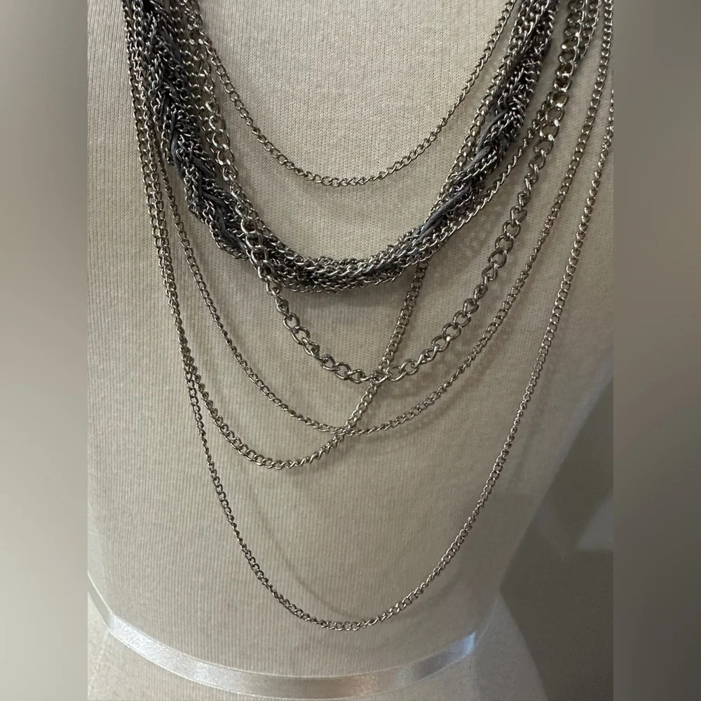 NEW Gray Flower Chain Necklace